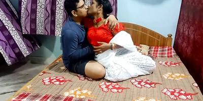 Observe Real Indian Bhabhi Stepson Unload in Saree while Her Super-hot Desi