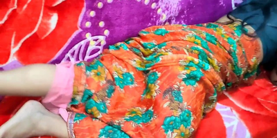 Observe Mumbai ashu, the eighteen-yr-elderly Indian lady, bust while getting her