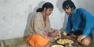 Watch this hot chick get her tight pussy drilled hard yon Panipuri kha kar maza