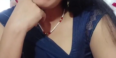 Indian MILF enjoys hardcore sex with a big ass and Indian reinforcer